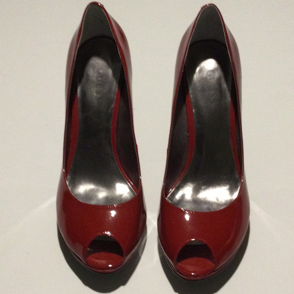 Guess Red Pumps